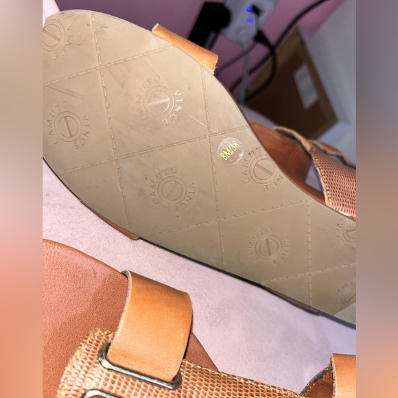 Vince Camuto Women's Brown Leather Sandals - Picture 4 of 9